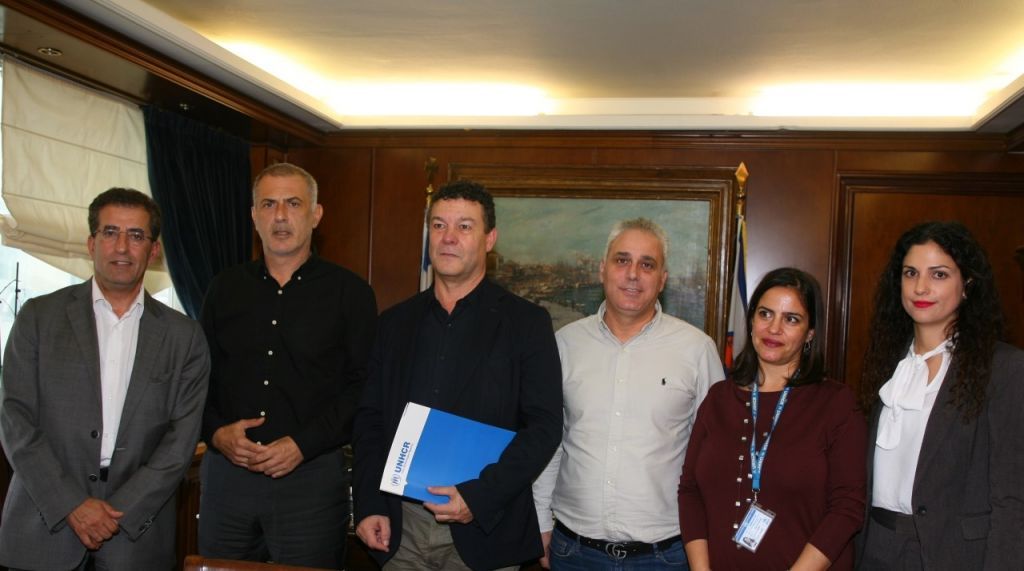 Συνάντηση Μώραλη με τον επικεφαλής της Ύπατης Αρμοστείας του ΟΗΕ για τους Πρόσφυγες