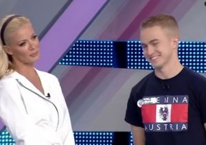 Ζέτα Μακρυπούλια : «Παραδόθηκε» στον γύπα – παίκτη