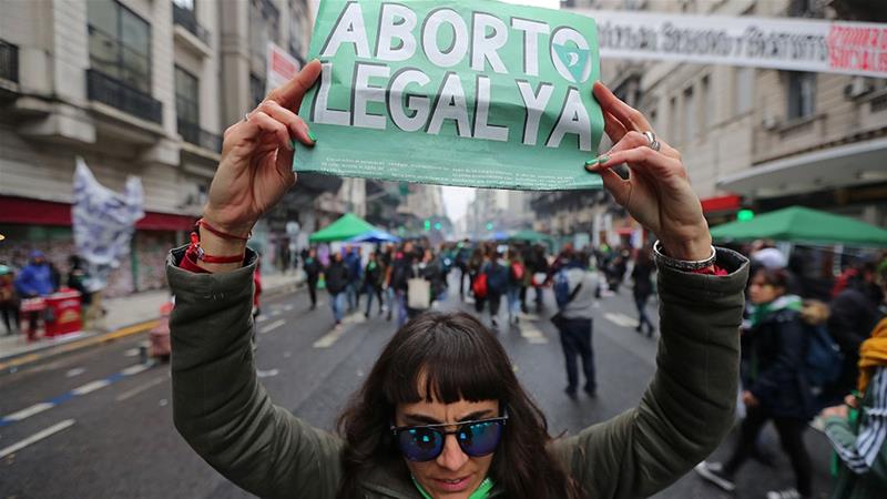 Αργεντινή : Επιστρέφει στο προσκήνιο το ζήτημα των αμβλώσεων