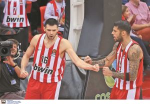 Οι Ελληνες του Ολυμπιακού βγήκαν μπροστά