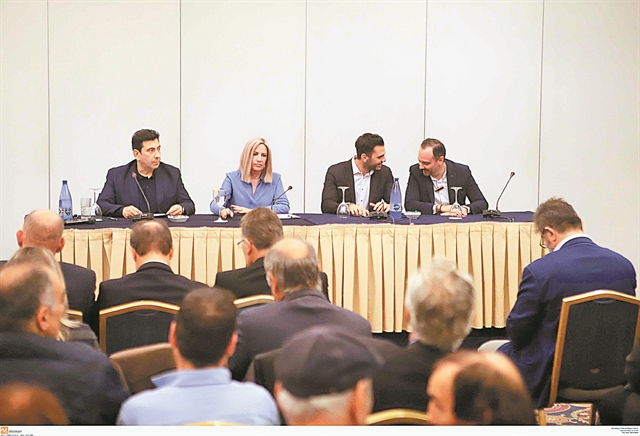 Ξορκίζουν τα δύο κέντρα εξουσίας