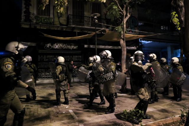 ΕΣΗΕΑ: Καταγγέλλουμε τα κρούσματα αστυνομικής βίας εις βάρος δημοσιογράφων