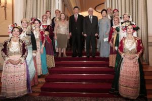 Δείπνο προς τιμήν του Σι Τζινπίνγκ στο Προεδρικό: Μόνο που δεν αγκαλιάστηκαν Τσίπρας και Αδωνης