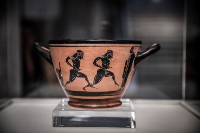 Επαναπατρίστηκε ο αρχαίος σκύφος – έπαθλο του Σπύρου Λούη