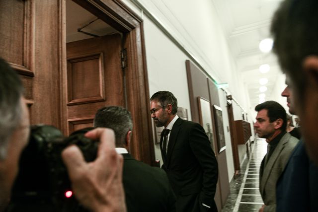 Αδειάζουν Φρουζή μετά την κατάθεσή του στην Προανακριτική