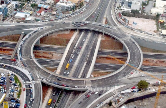 Δεκαεξάχρονος έπεσε από γέφυρα στην Αττική Οδό