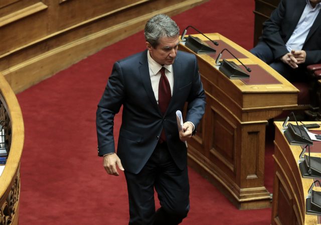 Λοβέρδος: Να κομψύνει τα λόγια του για τον Σημίτη ο Κουμουτσάκος