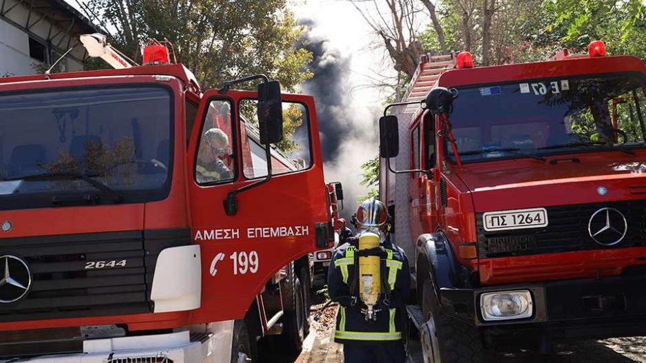 Φωτιά σε ξενοδοχείο στη Συγγρού: Απεγκλωβισμοί πέντε ατόμων – Μία τραυματίας