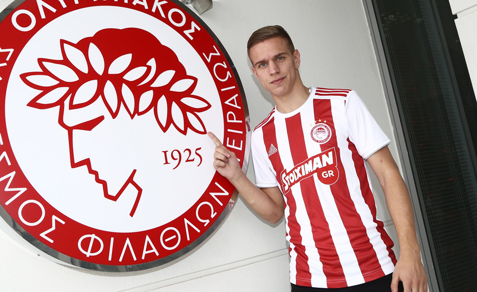 Επίσημα παίκτης του Ολυμπιακού ο Τσούμιτς παρά το «μπάσιμο» του ΠΑΟΚ