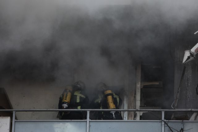 Φωτιά στο Χολαργό: Καταστράφηκε ολοσχερώς ο δεύτερος όροφος του πολυκαταστήματος