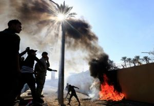 Ιράκ: Απόπειρα εισβολής στην αμερικανική πρεσβεία στη Βαγδάτη