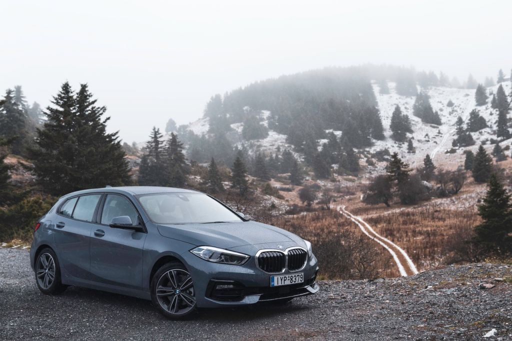 Η νέα BMW Σειρά 1 φιλοξενεί στο «σαλόνι» της μια σειρά επιτυχημένων Αθηναίων