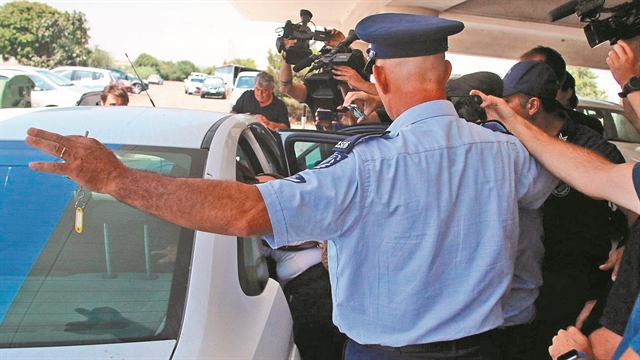 Πρώτο θέμα στα βρετανικά ΜΜΕ η απόφαση για τη 19χρονη