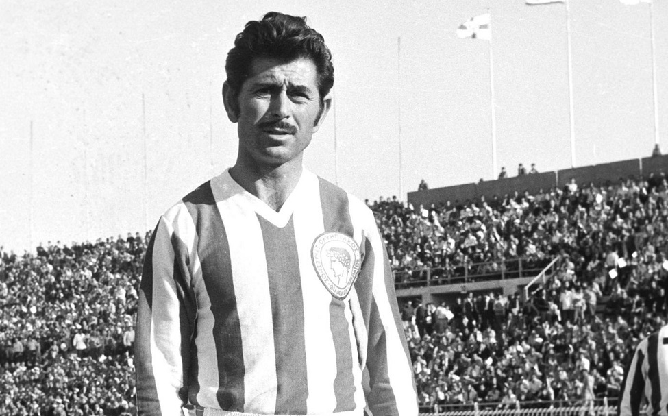 Το «αντίο» του Ολυμπιακού στον θρυλικό μπακ της ομάδας Ηλία Ρωσίδη