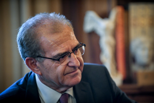 Διαματάρης: Βλέπει κόσμο και τουϊτάρει ακόμη σαν υφυπουργός Εξωτερικών