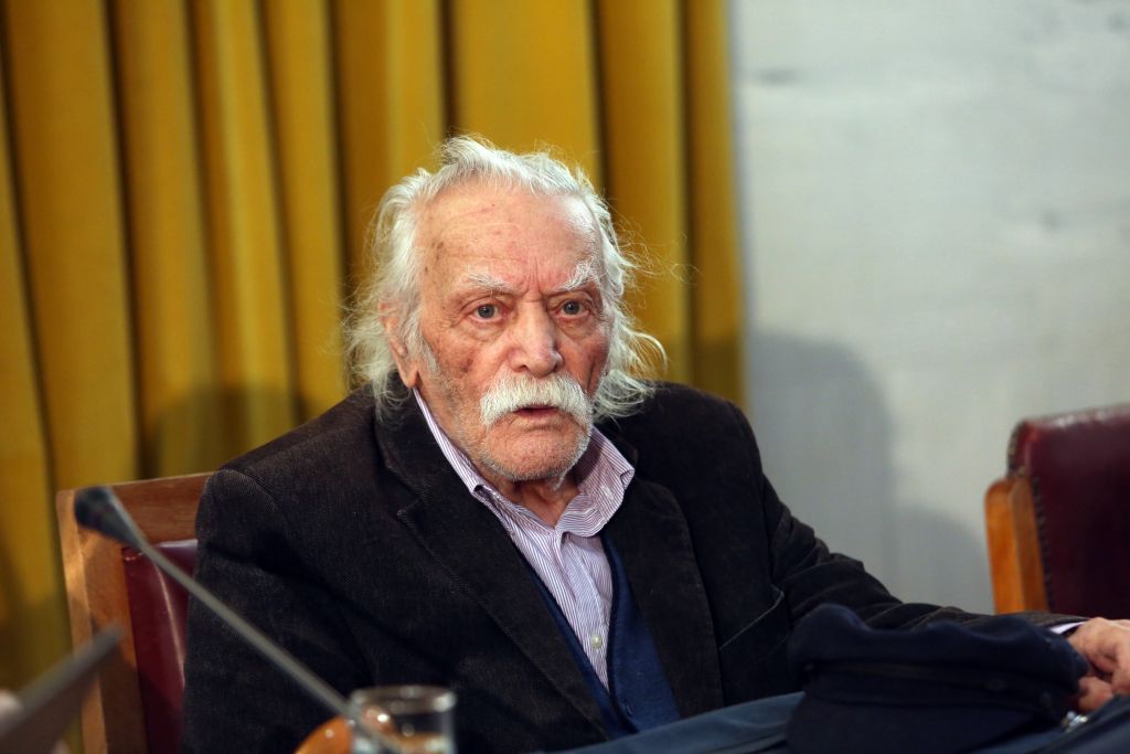 Ξανά στο νοσοκομείο ο Μανώλης Γλέζος