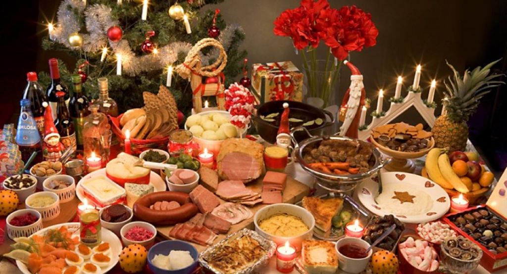 Χριστουγεννιάτικο τραπέζι: Τι θα πρέπει να προσέχουμε κατά την αγορά κρεάτων και γλυκών