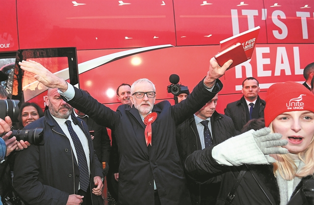 «Με έχουν αηδιάσει όλοι τους!»