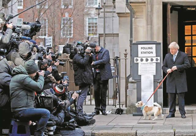 Θρίαμβος Τζόνσον και Brexit με τη βούλα
