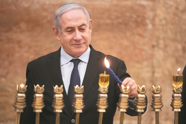 Κάλπες, γκάλοπ και ρουκέτες