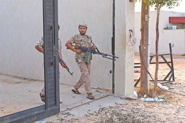 Απειλούν να μετατρέψουν τη Λιβύη σε πυριτιδαποθήκη