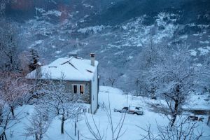Τα εργοστάσια ηλεκτρικής ενέργειας “παράγουν” τεχνητό χιόνι