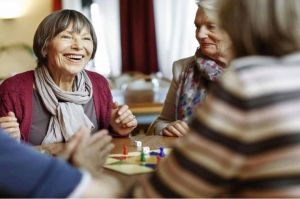 Τα επιτραπέζια παιχνίδια ακονίζουν το μυαλό των ηλικιωμένων