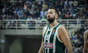 Τι απαντά ο Ίαν Βουγιούκας για την επίμαχη φωτογραφία