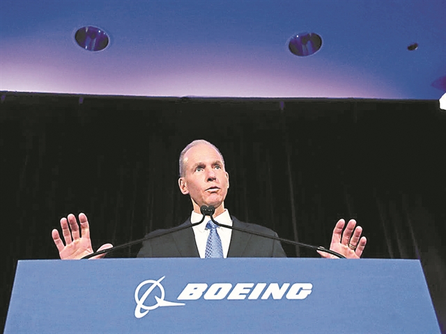 Η καθήλωση των 737 MAX αποκαθήλωσε τον CEO