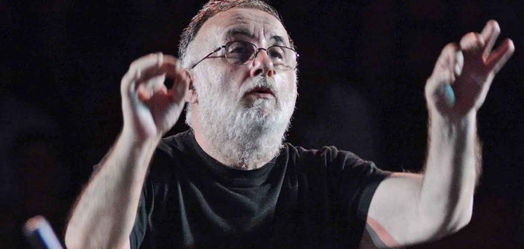 Εφυγε ο «Αμλετ της Σελήνης», πήγε να βρει τη «Ρόζα» και τους «7 Νάνους»