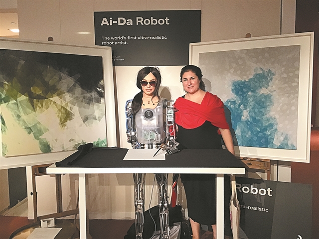 Τι «δείχνει» το robot Ai-da;