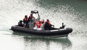 Βρετανία: Σύλληψη προσφύγων που προσπάθησαν να περάσουν τη Μάγχη