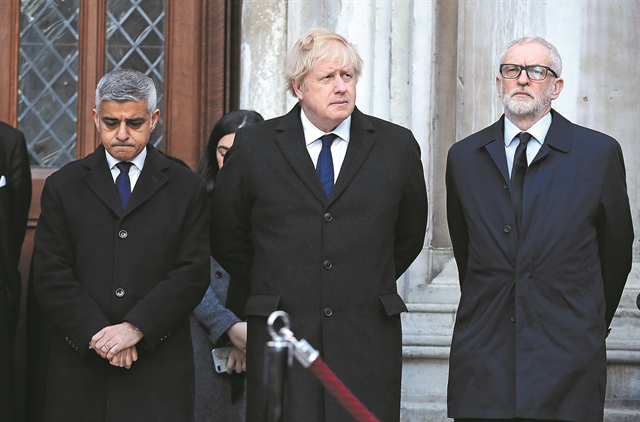 Προεκλογικός πόλεμος με φόντο την τρομοκρατική επίθεση