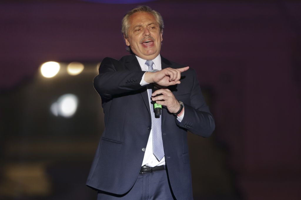 Στάση πληρωμών επιβεβαίωσε ο Φερνάντες