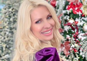 Ελένη Μενεγάκη : Πιο γοητευτική από ποτέ στα πενήντα της