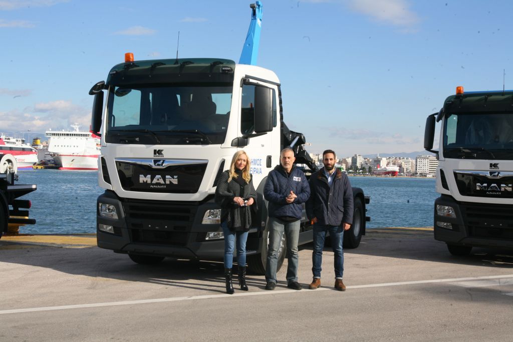 Με νέα οχήματα ενισχύθηκε ο τομέας καθαριότητας στον δήμο Πειραιά