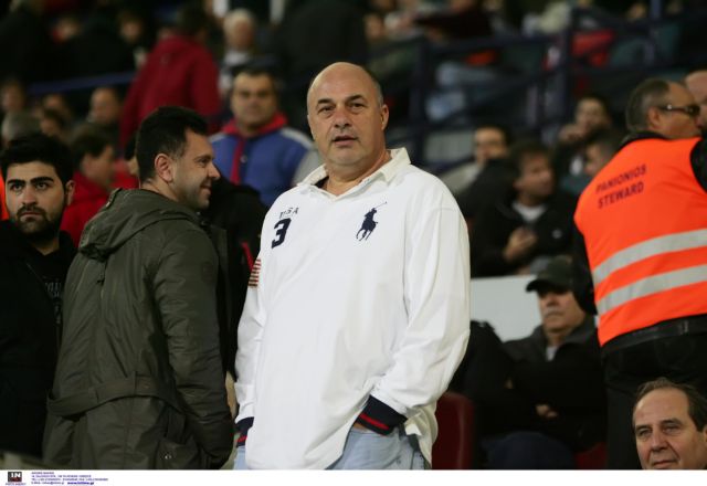 Χώρισε ο Μπέος με αιχμές για την επί 20ετία σύζυγό του