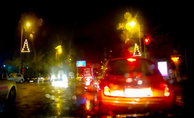 Χάος στους δρόμους της Αθήνας από τη βροχή