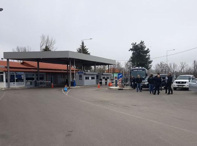 Έβρος: «Μποτιλιάρισμα» για μια εορταστική επίσκεψη στην Τουρκία