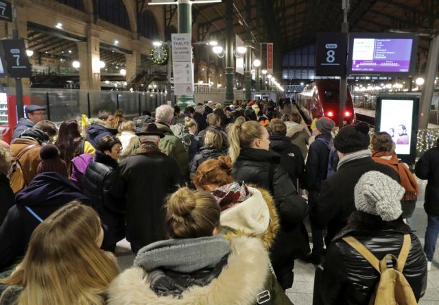 Γαλλία : 10η μέρα απεργιών για το συνταξιοδοτικό