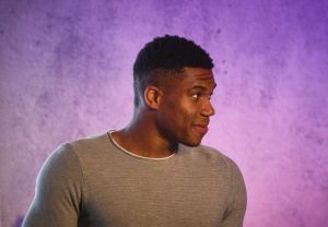 Αντετοκούνμπο: «Εξωγήινος» ο ΛεΜπρόν Τζέιμς