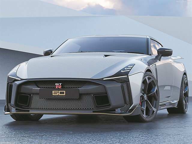 Στην παραγωγή το Nissan GT-R των 720 ίππων