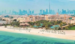 Με ένα… σανδάλι στο Dubai