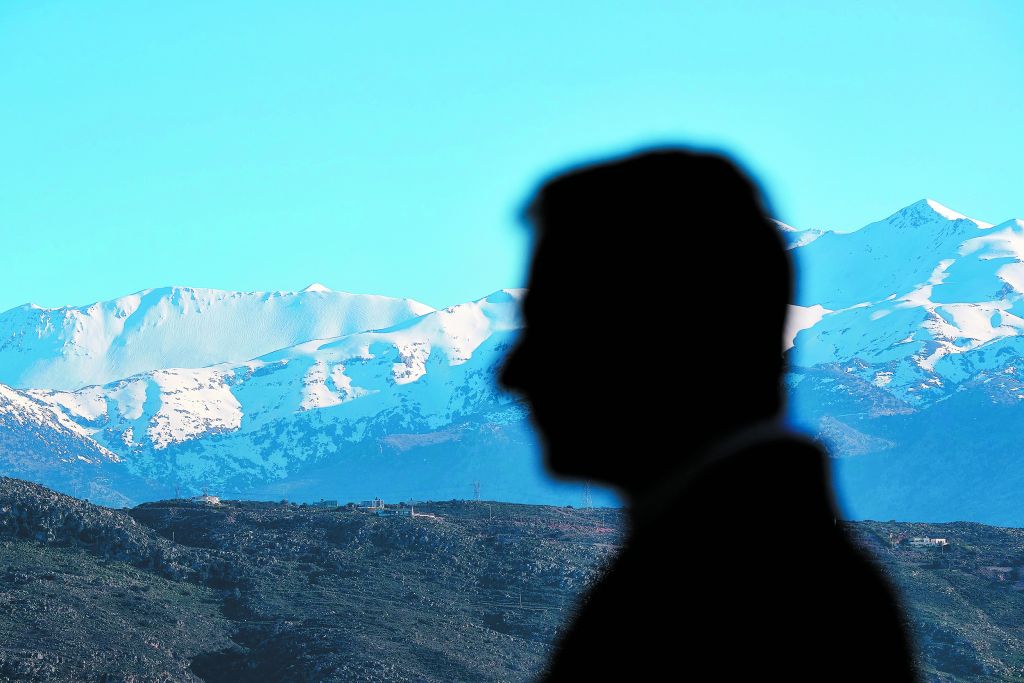 Στην άλλη πλευρά του φακού
