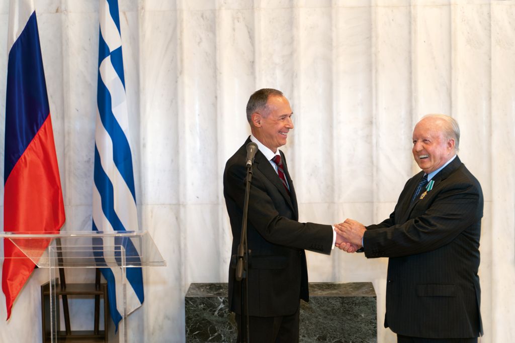 Η Ρωσική Πρεσβεία τίμησε τον Νίκο Δασκαλαντωνάκη