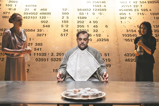 Λουκία, Στεφανία, Αργύρης