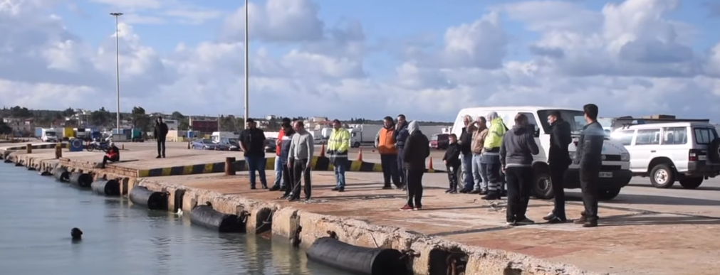 Τι αναφέρει η οδηγός που έπεσε από πλοίο στη θάλασσα – Γλίτωσε στο παρά πέντε