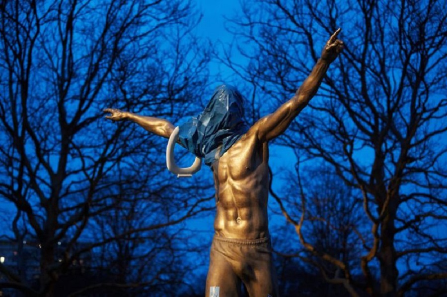 «Persona non grata» για το Μάλμε το… άγαλμα του Ιμπραΐμοβιτς