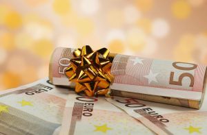 Ξεκινά σήμερα η καταβολή του δώρου Χριστουγέννων