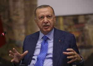 Στην αντεπίθεση ο Ερντογάν: Επιταχύνει τη συμφωνία με τη Λιβύη